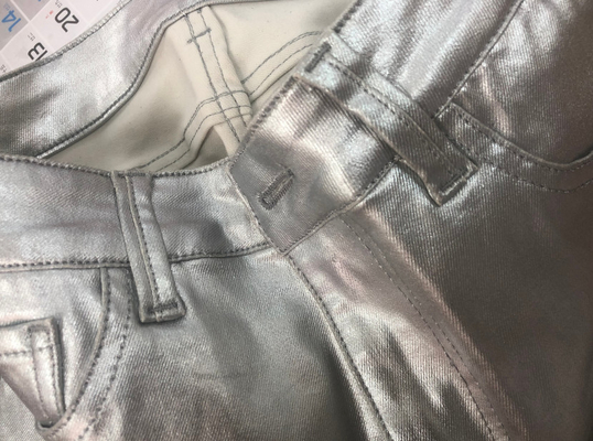 Lapisan kain PU denim untuk wanita celana jeans jaket warna perak emas biru warna merah muda custom made in China